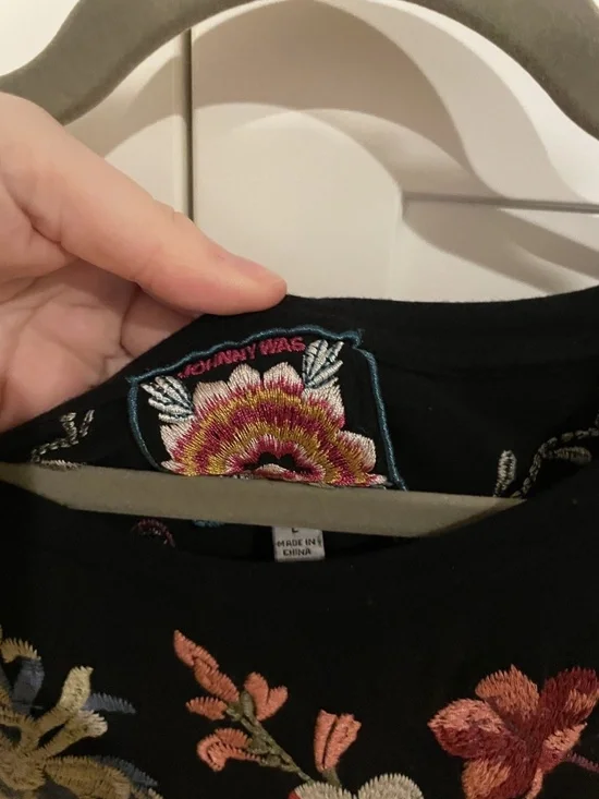 Johnny Was Black Floral Embroidered multicolor Cotton Top Size Large - Picture 4 of 8